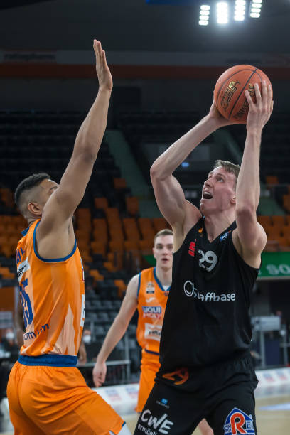 并凭借此役 并凭借此役