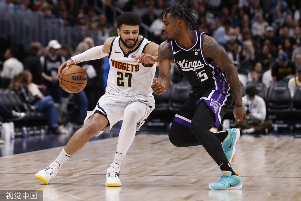 的带领下 的带领下